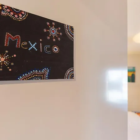 בית הארחה Little Miss Sunshine זנדוורט